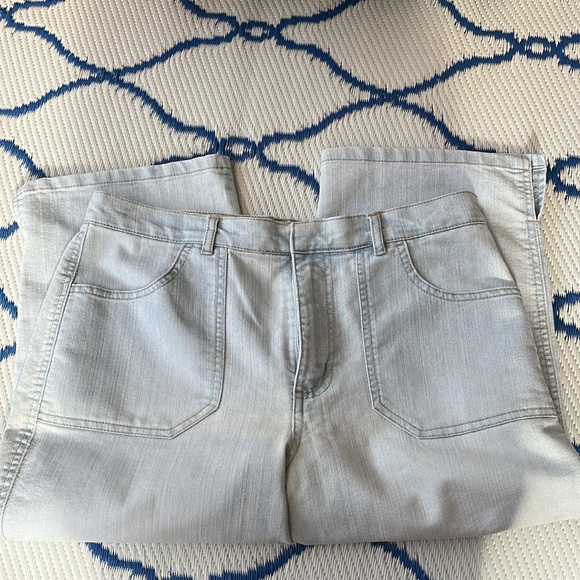 Gloria Vanderbilt cropped jeans in light color size 10 - Picture 8 of 9
